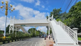 পা পড়ে না রাজশাহী নগরীর ৬ ফুটওভার ব্রিজে