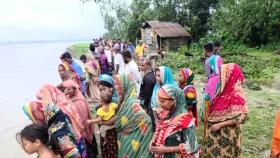 ভাঙনে দিশেহারা তিস্তা পাড়ের বাসিন্দারা