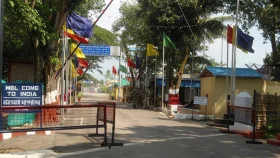 পূজায় ৭ দিন বন্ধ আখাউড়া স্থলবন্দর, যাত্রী পারাপার চলবে