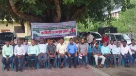 টাঙ্গাইলে ১০ম গ্রেড বাস্তবায়নের দাবিতে সার্ভেয়ারদের কলমবিরতি