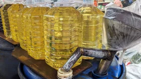 সাভারে সয়াবিন তেলভর্তি ট্রাক লুট &nbsp; &nbsp;&nbsp;