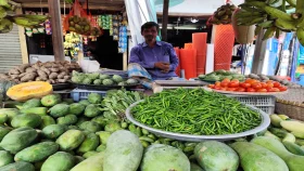 নানা অজুহাতে সবজির দাম বাড়ছেই