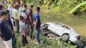 ছুটি কাটাতে কুয়াকাটা, ফেরার পথে শেষ দুই পরিবার