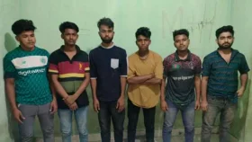 বাকলিয়ায় মধ্যরাতে দুই গ্রুপের মধ্যে উত্তেজনা, আটক ৬