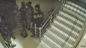 মোহাম্মদপুরে সেনা-র&zwnj;্যাবের পোশাকে বাসায় ডাকাতি, গ্রেপ্তার ৮