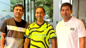নিষিদ্ধ সোহাগের সঙ্গে ছবি তোলার ব্যাখ্যা দিলেন তাবিথ আউয়াল