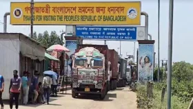 ৫ দিন পর বেনাপোল বন্দরে আমদানি-রপ্তানি শুরু