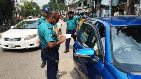 রাজধানীতে ট্রাফিক আইন লঙ্ঘনে একদিনে ৩৩ লাখ টাকা জরিমানা