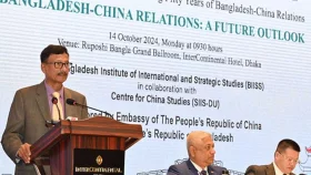 চীনের সঙ্গে সামরিক যোগাযোগ বাড়াতে বাংলাদেশ আগ্রহী
