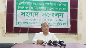 নাহিদ ইসলামের সম্মাননা প্রত্যাখান নিয়ে ডিনের সংবাদ সম্মেলন