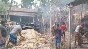 গাইবান্ধায় পাটের গুদামে আগুন, অর্ধকোটি টাকার ক্ষতি&nbsp;