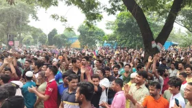 ঢাকা-চট্টগ্রাম মহাসড়ক অবরোধ শ্রমিকদের, দীর্ঘ যানজট