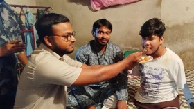 পা দিয়ে লিখে আলিম পাস, পড়াশোনার দায়িত্ব নিল ছাত্রশিবির