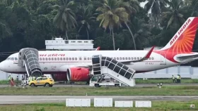 ভারতীয় ১০ বিমানে বোমা হামলার হুমকি