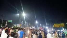 বেরোবি উড়িয়ে দেওয়ার হুমকি স্থানীয়দের