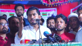 যে সরকার হয় সেই পুলিশ-প্রশাসন তাদের নিয়ন্ত্রণে নেয়