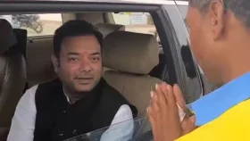 আপনাকে ভোট দিয়েছি, আমার বিয়ের ব্যবস্থা করুন!