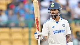 কোহলির আউট দিয়ে শেষ দিনের খেলা, ভারত এখনও পিছিয়ে ১২৫ রানে