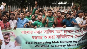 এবার সাকিবের পক্ষ নিয়ে রাজপথে ক্রিকেটপ্রেমীরা