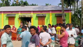 চলন্ত গাড়ির চাকা খুলে প্রাণ গেল ব্যবসায়ীর