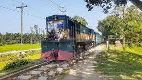 সা&zwnj;ড়ে ৪ বছর পর চালু রমনা লোকাল ট্রেন
