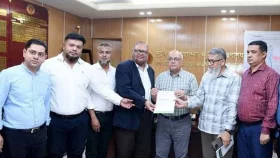 প্রধান উপদেষ্টার ত্রাণ তহবিলে জ্বালানি তেল পরিবেশক সমিতির অনুদান