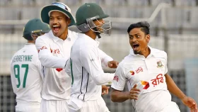 ১৬ উইকেটের দিন শেষে তাইজুলের ১৩তম ফাইফার