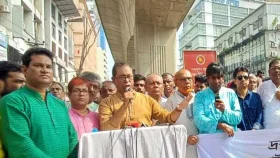 &lsquo;পালিয়ে যাওয়া প্রধানমন্ত্রীর পদত্যাগ করা না করার প্রশ্নটাই অবান্তর&rsquo;