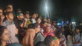 বঙ্গভবনের বিলাসিতা ছেড়ে নিজের রাস্তা দেখে নিন: রাষ্ট্রপতিকে হাসনাত