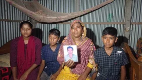 &lsquo;আমার বাবাকে যদি মেরে ফেলা হয় তাহলে লাশ এনে দেন&rsquo;
