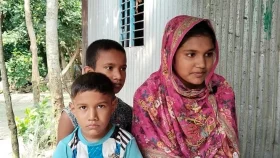 ঋণ শোধের চাপে বাবা-মা হারানো তিন শিশু