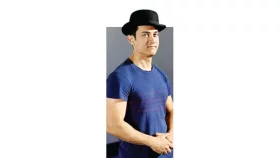 আমিরের হাতে ৬ সিনেমা!