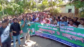 চা শ্রমিকের দ্বিতীয় দিনের কর্মবিরতি, কঠোর অবস্থানের হুঁশিয়ারি