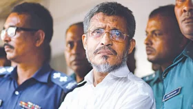দুর্নীতির মামলায় ৮ বছরের সাজা থেকে খালাস পেলেন বাবর