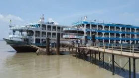 হাতিয়ার সঙ্গে সারা দেশের নৌ যোগাযোগ বন্ধ &nbsp;