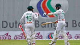 ইনিংস হার বাঁচাতে মিরাজ-জাকেরের লড়াই