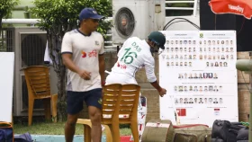 ফের ব্যাট ছুড়ে রাগ ঝাড়লেন লিটন!