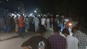 ছাত্রদলের মিছিলে পেট্রোল বোমা বিস্ফোরণ