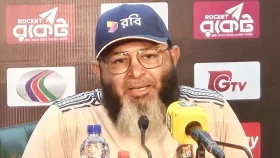 সংবাদ সম্মেলনে যে প্রশ্নের উত্তর তিনবার দিলেন মুশতাক