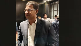 নির্বাচনের দিনেও নিষিদ্ধ সোহাগ