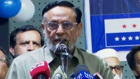 দেশদ্রোহিতার অভিযোগে আ. লীগকে মাটির সঙ্গে মিশিয়ে দেওয়া উচিত