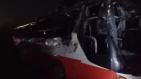 সাভারে চলন্ত বাসে এসি বিস্ফোরিত হয়ে আগুন