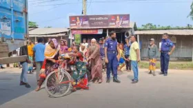 কুকুর বাঁচাতে গিয়ে নারীর মৃত্যু