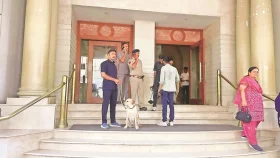 ভারতে বিমানের পর এবার ২৩ হোটেলে বোমা হামলার হুমকি