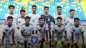 দুইবার লিড নিয়েও হারল ছেলেরা