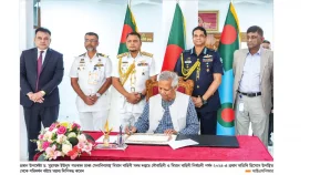 নীতিবান অফিসাররা উচ্চতর পদোন্নতির দাবিদার : ড. ইউনূস