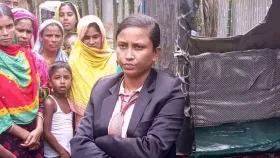 প্রতারণা করতে গিয়ে নারী গ্রেপ্তার