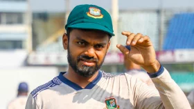 চট্টগ্রামে ফিল্ডিংয়ে বাংলাদেশ, অঙ্কনের টেস্ট অভিষেক