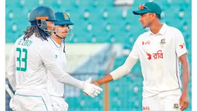 ব্যাটিং স্বর্গে দুঃস্বপ্নের ফিল্ডিং