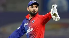 রিশাভ পান্তকে নিয়ে ত্রিমুখী লড়াইয়ে কলকাতা-চেন্নাই-বেঙ্গালুরু